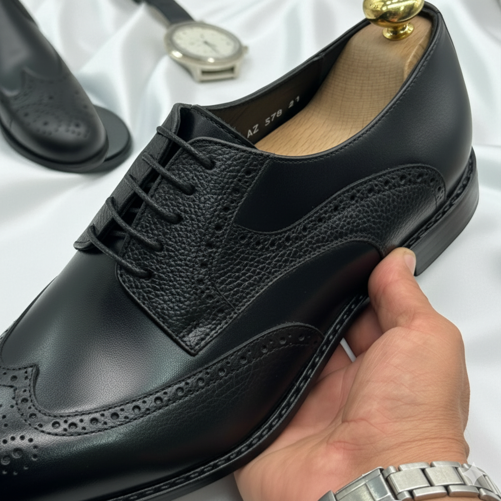 ADLER: Derby de luxe façonné en cuir gravé & texturé -Noir