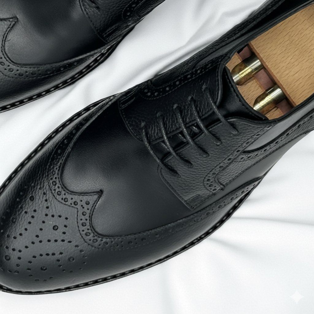 ADLER: Derby de luxe façonné en cuir gravé & texturé -Noir